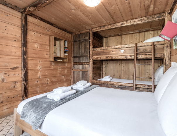 13 Mont.Joli Chambre1 605x465 - Chalet Le Mont Joly