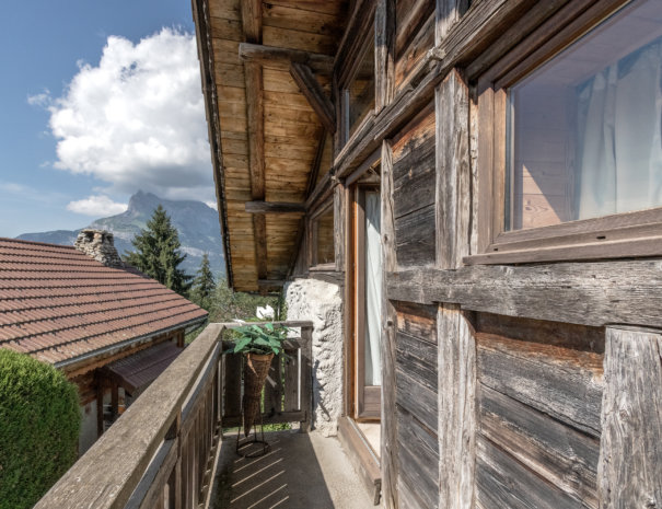 10 Mont.Blanc Balcon 605x465 - Chalet Mont Blanc