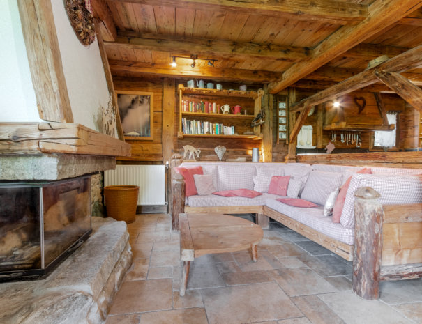 11 L Oratoire Salon 605x465 - Chalet L'Oréade