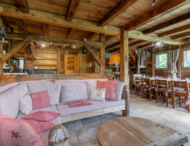 12 L Oratoire Salon 605x465 - Chalet L'Oréade