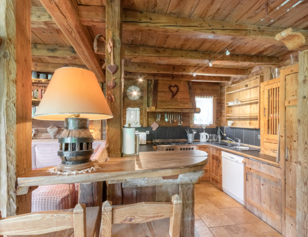 13 L Oratoire Cuisine 605x465 - Chalet L'Oréade