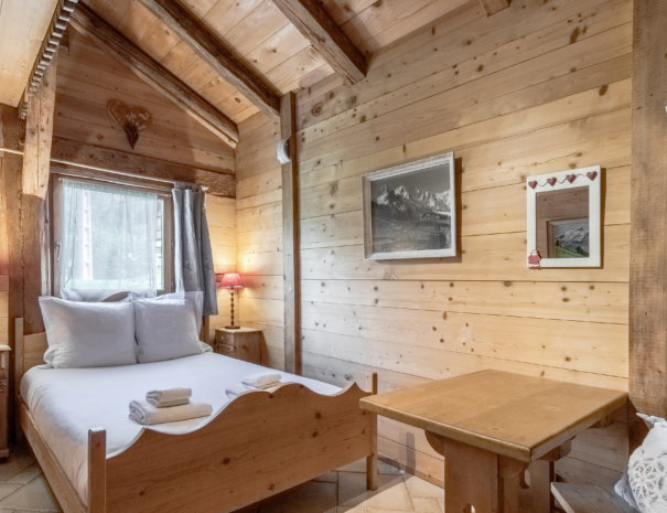 24 Mont.Blanc Chambre3 605x465 - Chalet Mont Blanc