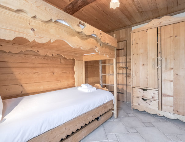 30 Mont.Blanc Chambre4 605x465 - Chalet Mont Blanc