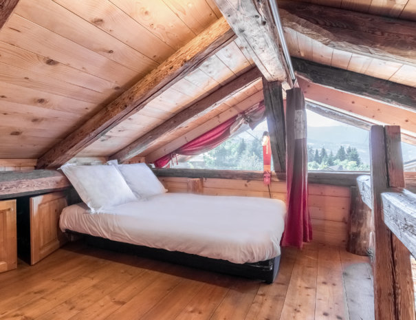 31 Mont.Blanc Chambre5 605x465 - Chalet Mont Blanc